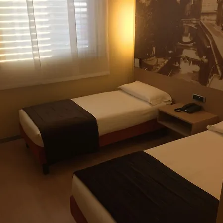 فندق La Spezia 4*