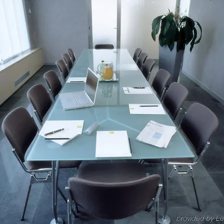 Отель La Spezia Милан