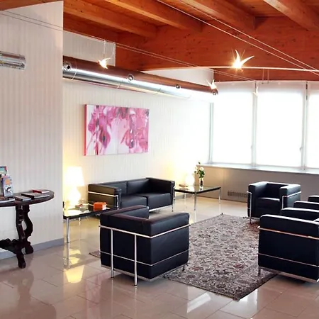 Отель La Spezia 4*